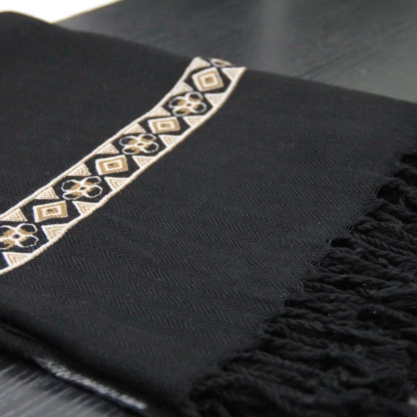 midnight-garden-pashmina-wool-shawl-08_584x