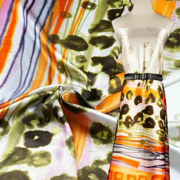 Elastic force printed satin fabric
