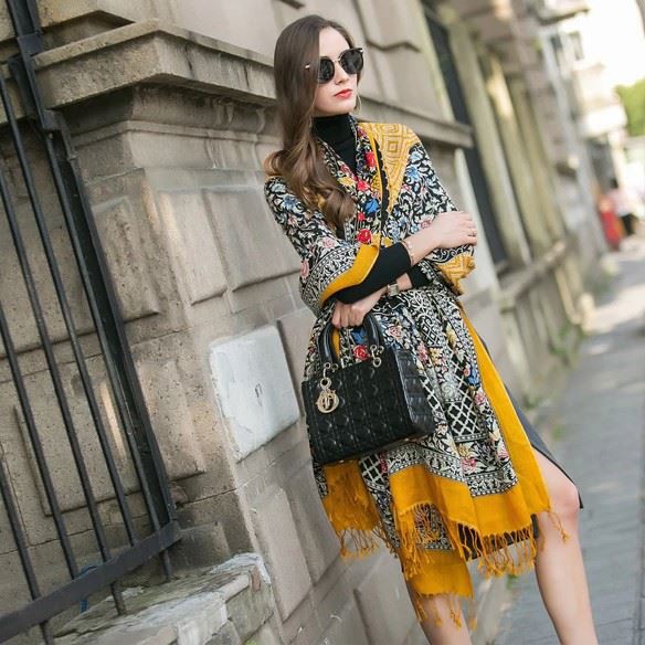 Exquisite Canary design Cashmere Wrap