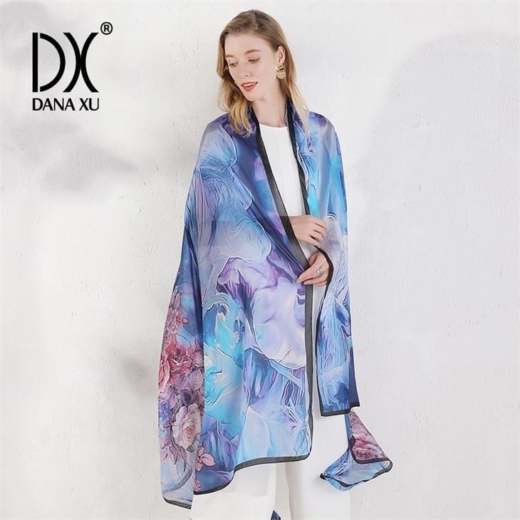 Ladies Fashion Printed Silk Square Scarf suppliers