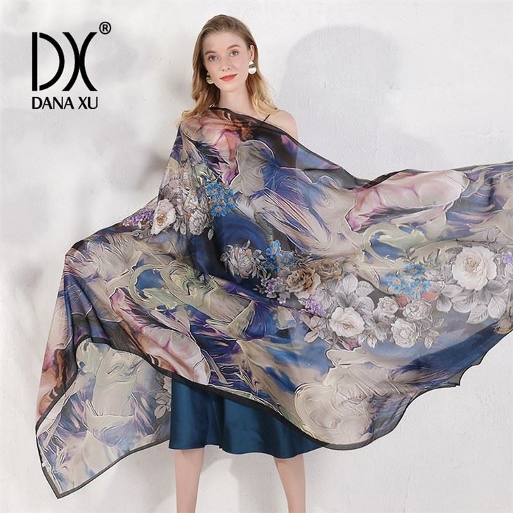 Ladies Fashion Printed Silk Square Scarf factory