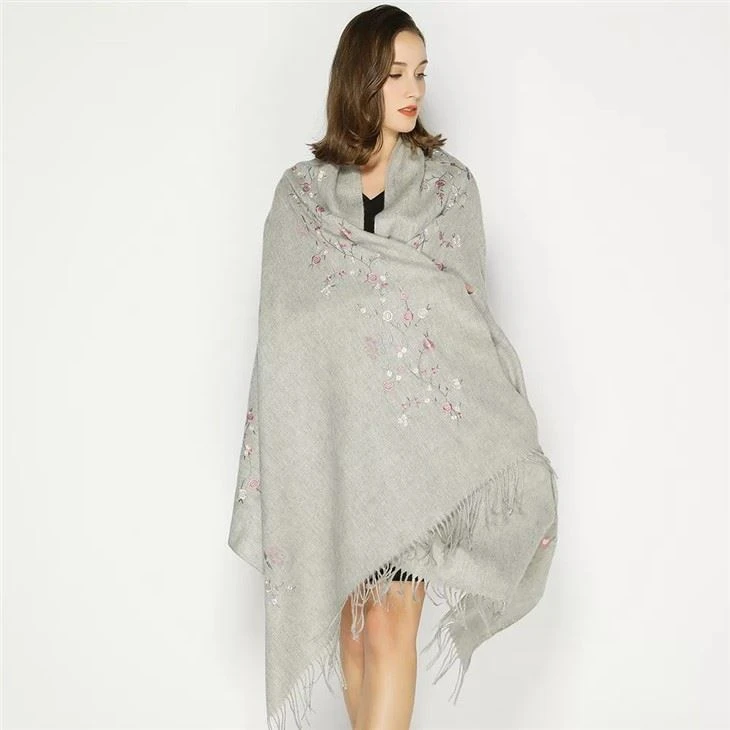 Luxury Long 100% Scarf Embroidered Wool Shawl suppliers