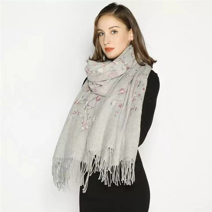 Luxury Long 100% Scarf Embroidered Wool Shawl Manufacturers