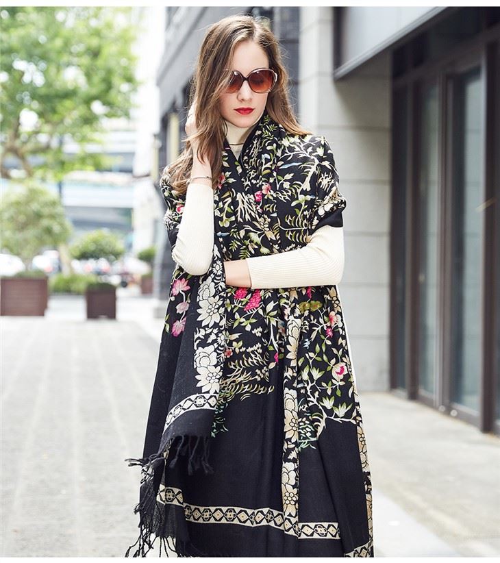Midnight Garden Wool Cashmere Scarf fashion