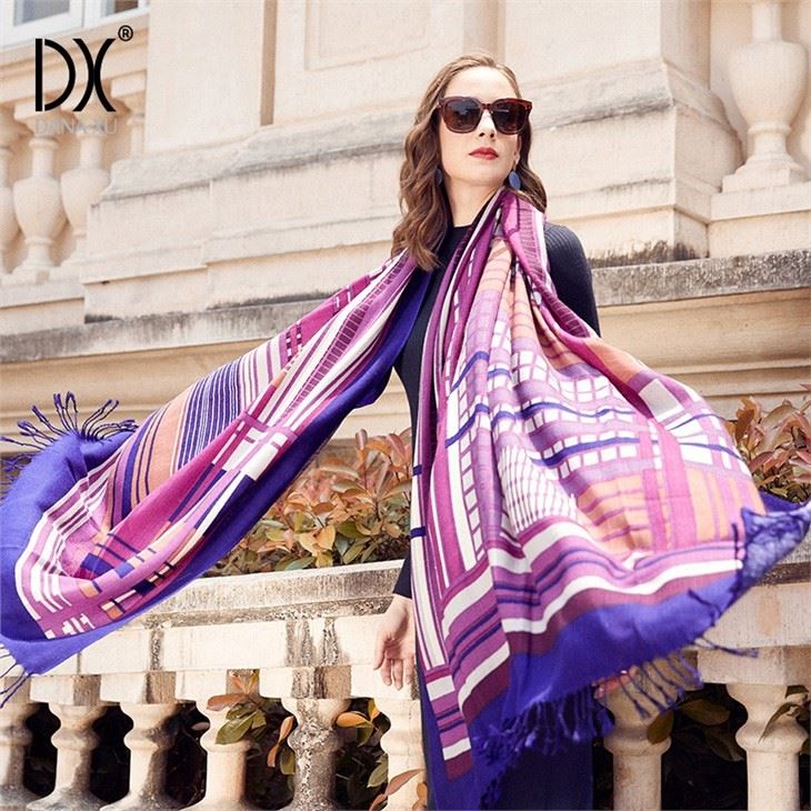 New Classic Stole Tassel Long Wool Scarfs suppliers