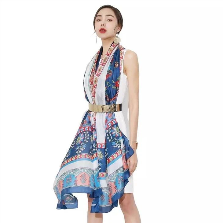 Print Large Size Square Silk Scarf Manufacturers