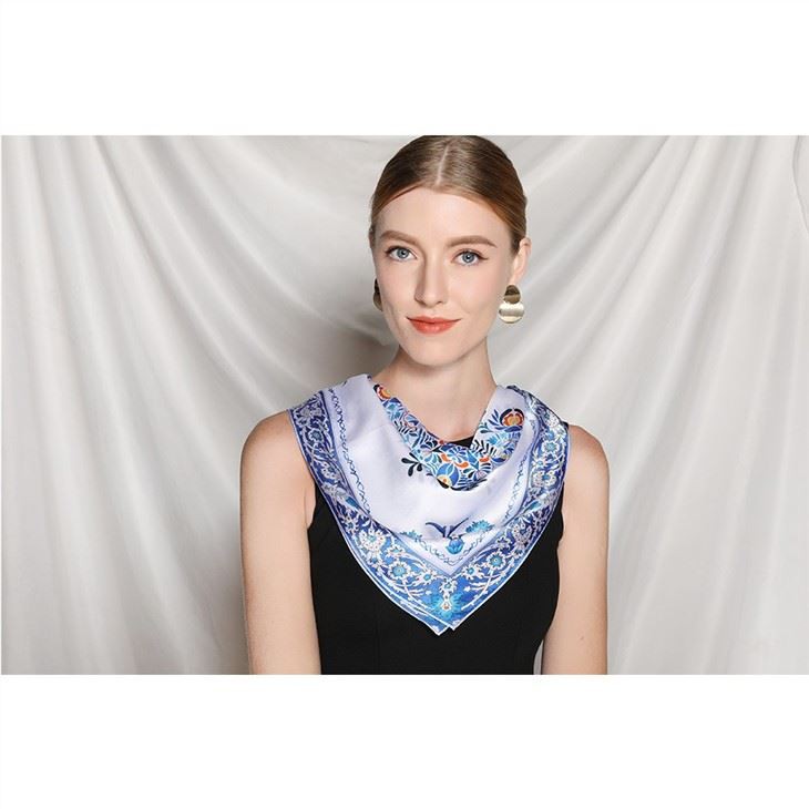 Wholesale Square Silk Head Scarf Print factory