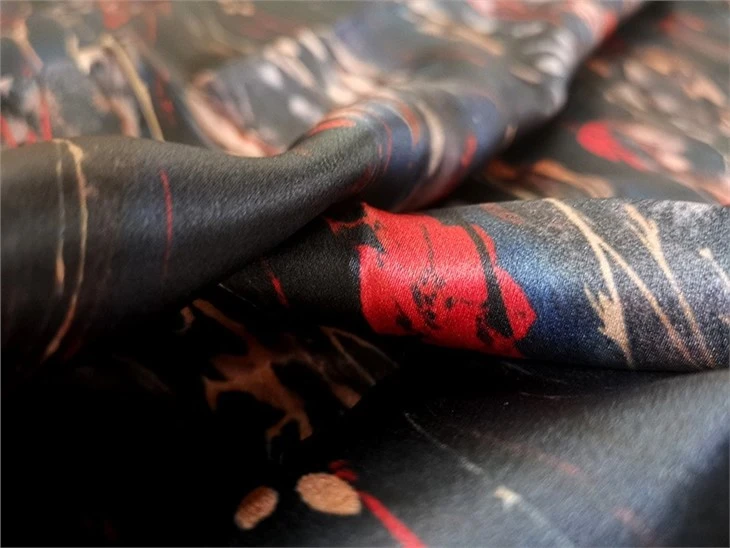19MM 100% Mulberry Silk Plain Crepe Satin Width 140cm Silk Fabric